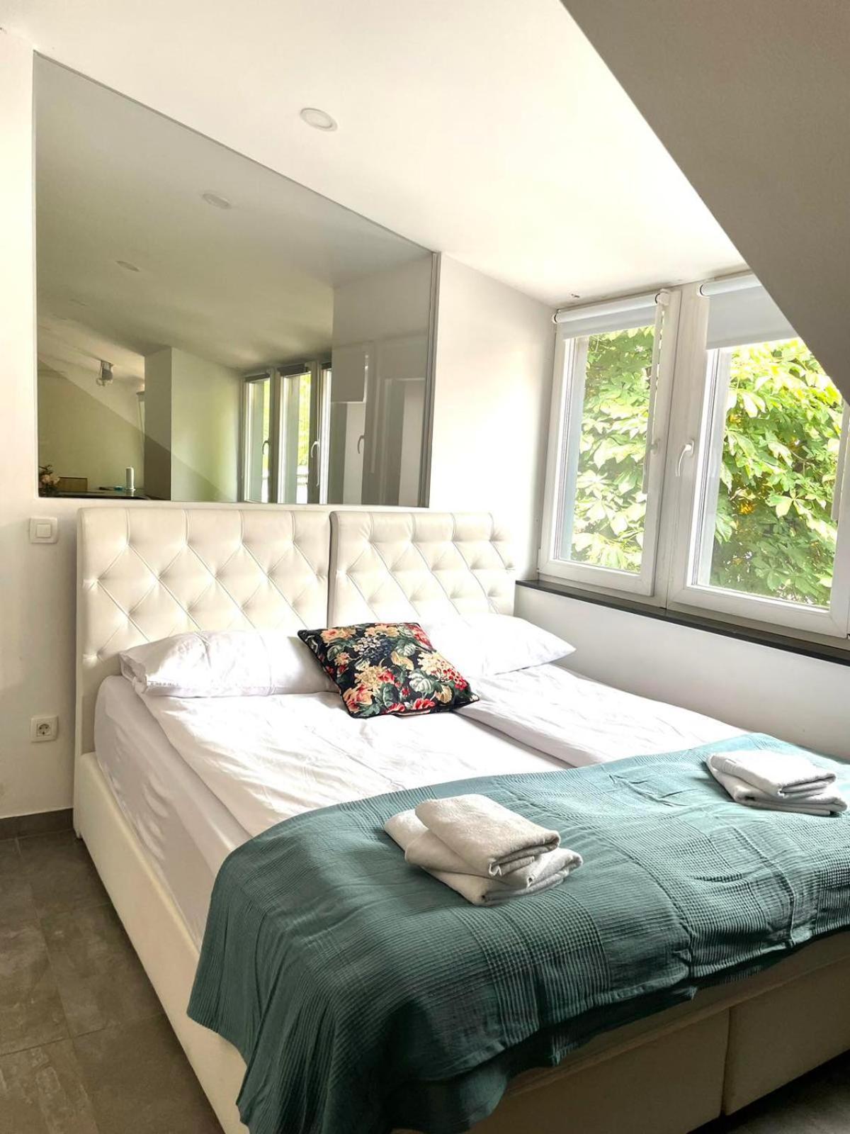 Khan Apartments Λιουμπλιάνα Εξωτερικό φωτογραφία
