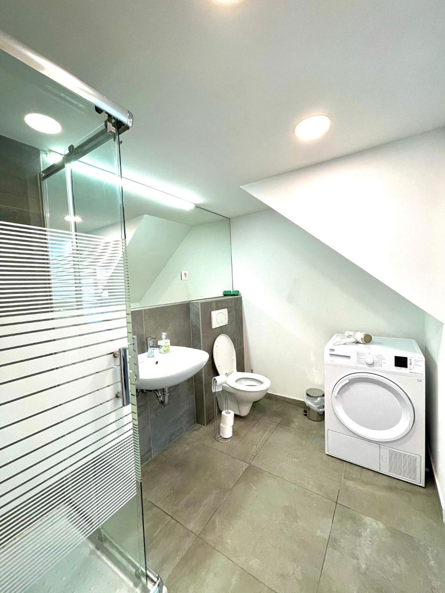 Khan Apartments Λιουμπλιάνα Εξωτερικό φωτογραφία