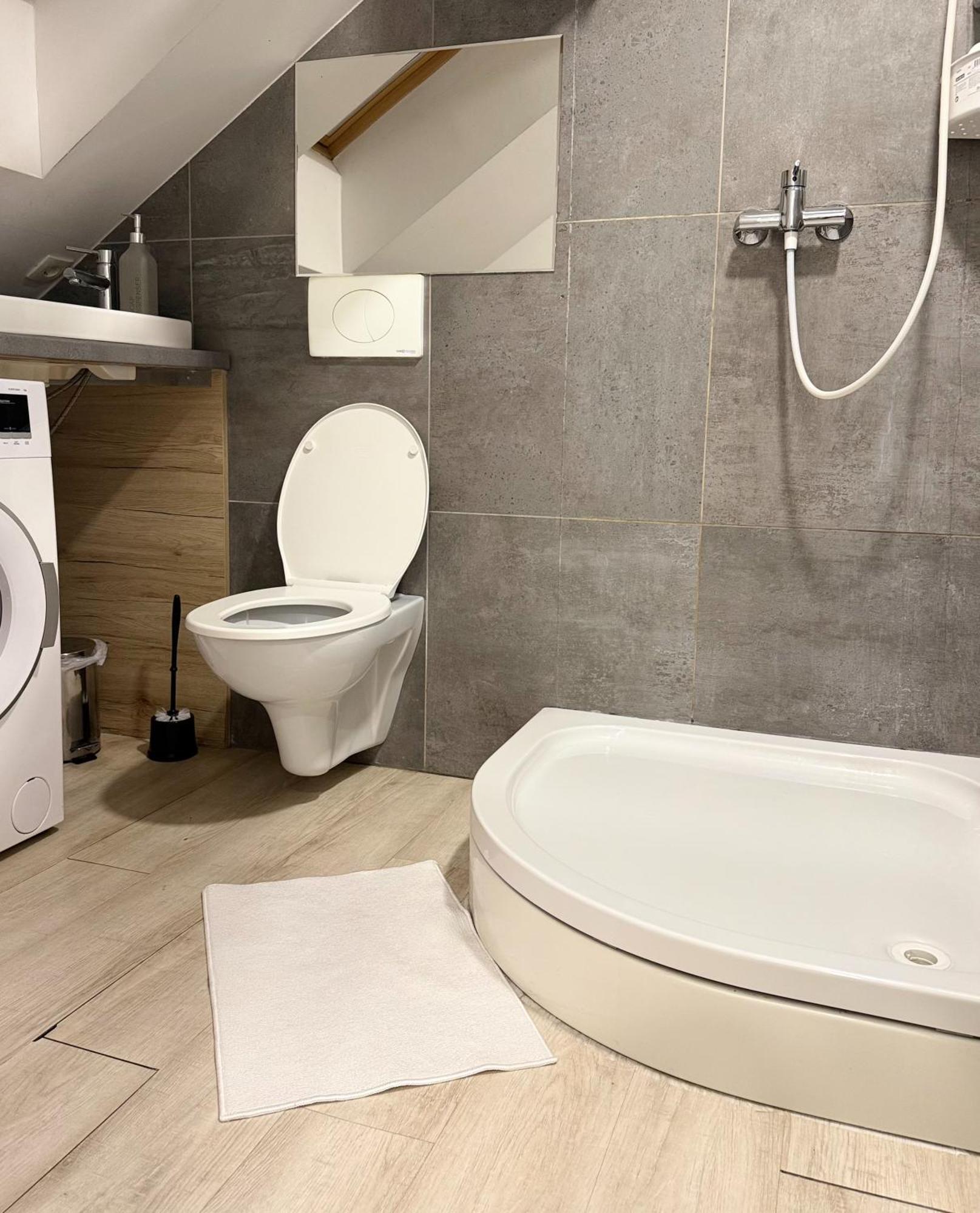 Khan Apartments Λιουμπλιάνα Εξωτερικό φωτογραφία